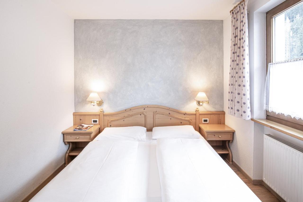 Hotel Residence Rose Випитено Экстерьер фото