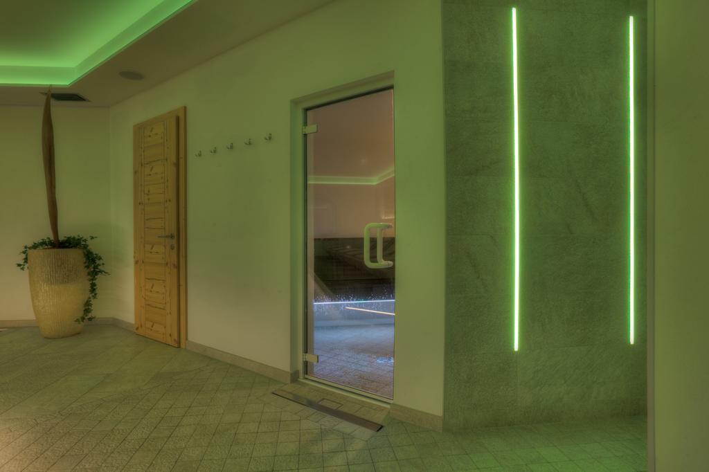 Hotel Residence Rose Випитено Экстерьер фото