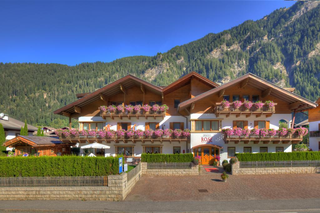Hotel Residence Rose Випитено Экстерьер фото
