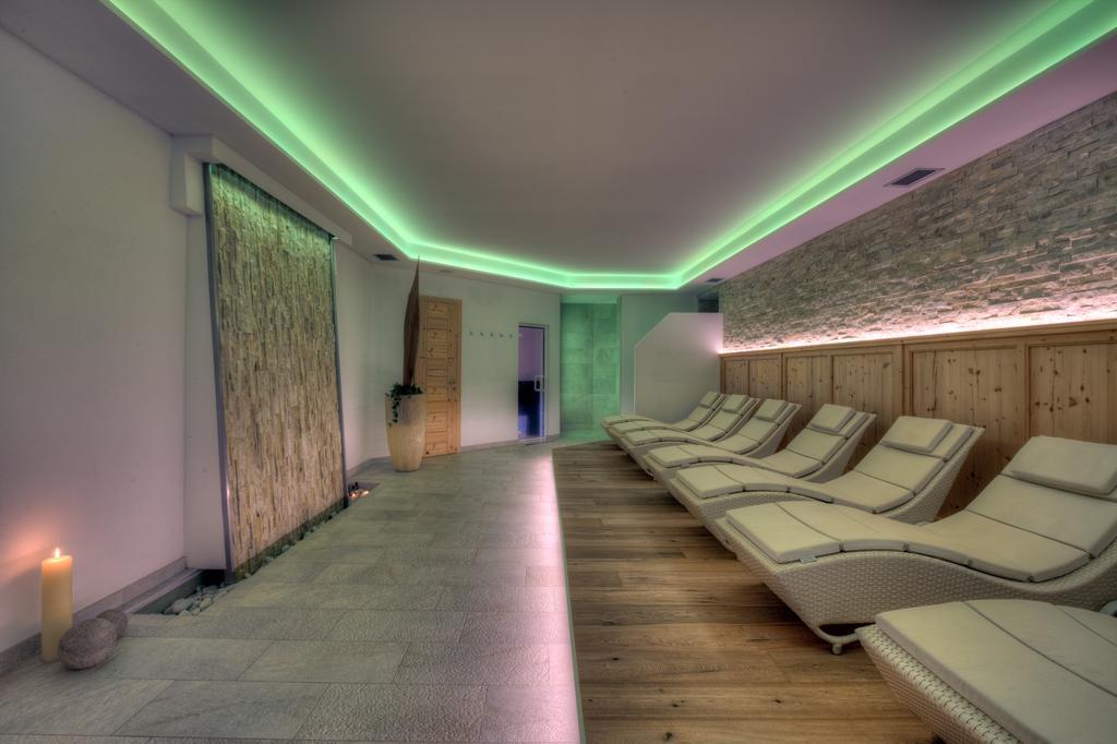 Hotel Residence Rose Випитено Экстерьер фото
