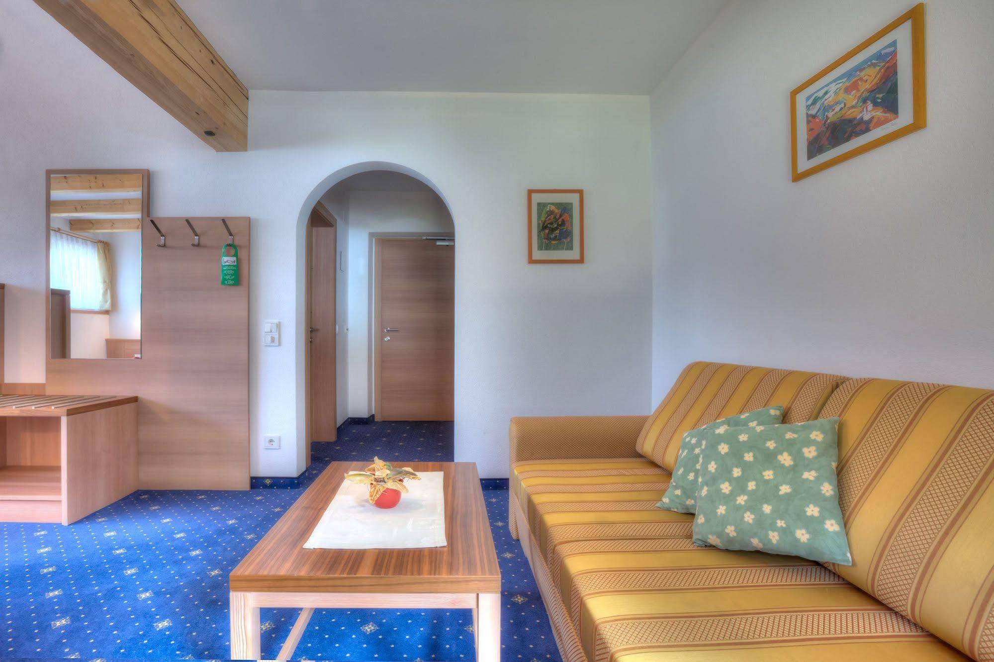 Hotel Residence Rose Випитено Экстерьер фото