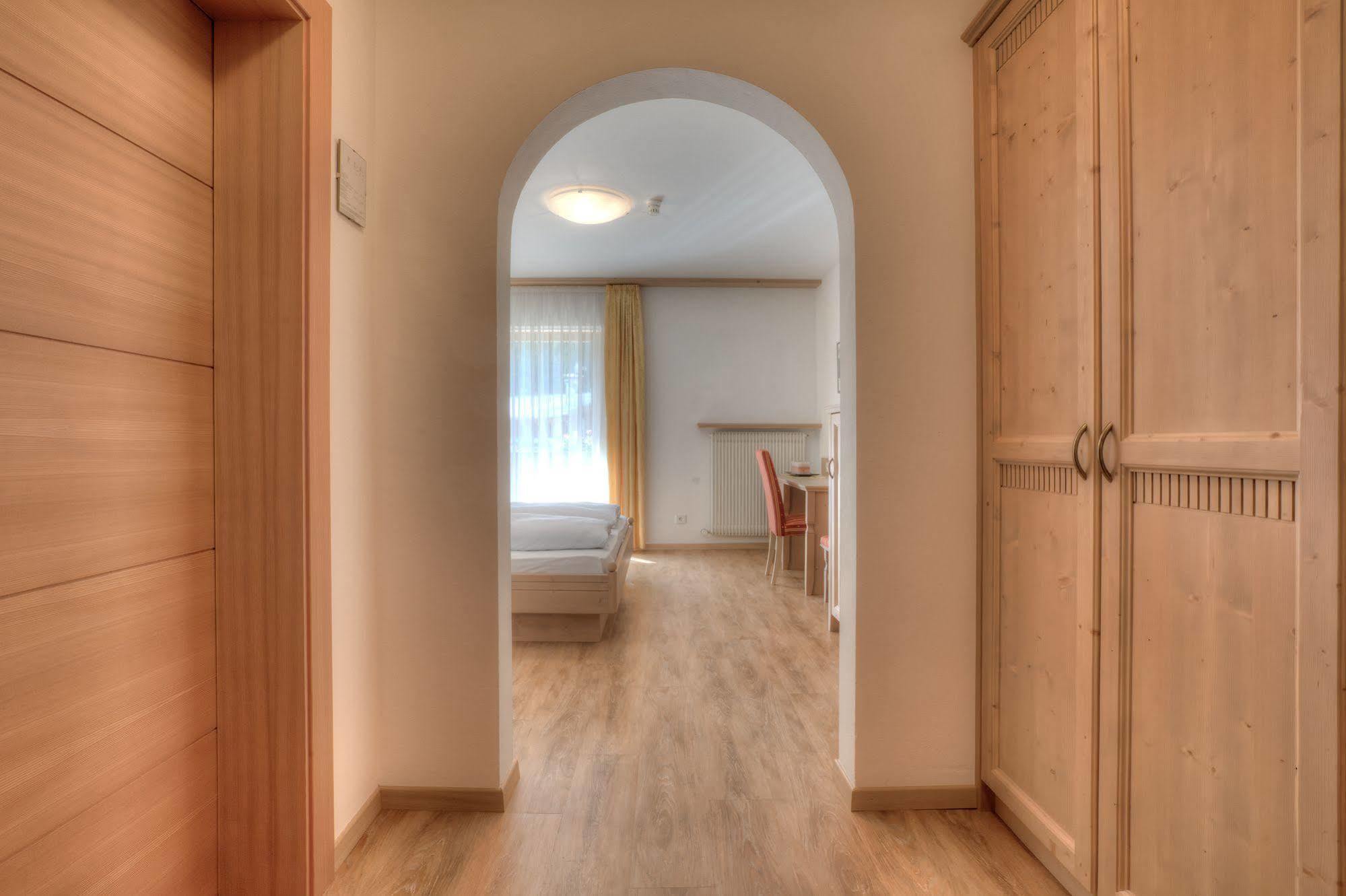 Hotel Residence Rose Випитено Экстерьер фото
